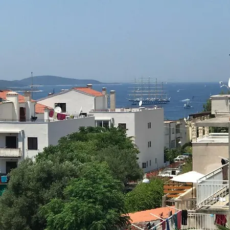Mila * Hvar Town