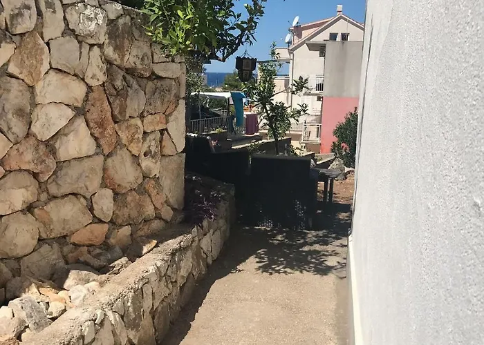 Mila * Hvar Town